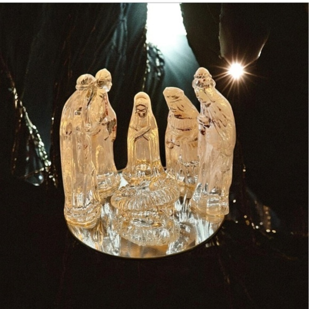 Glass Nativity set. Vintage
